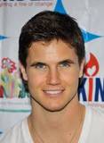 Robbie Amell