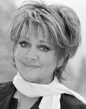 Amanda Barrie